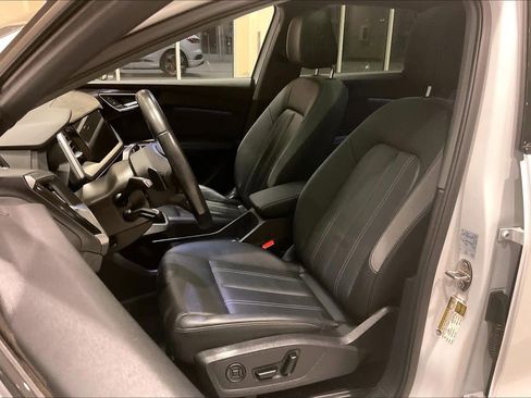 Used 2024 Audi Q4 e-tron Premium Plus image 7