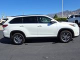 Used 2019 Toyota Highlander XLE image 4
