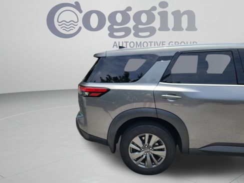 Used 2024 Nissan Pathfinder S FWD image 30