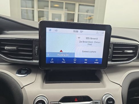 Used 2023 Ford Explorer XLT w/ Equipment Group 202A image 27