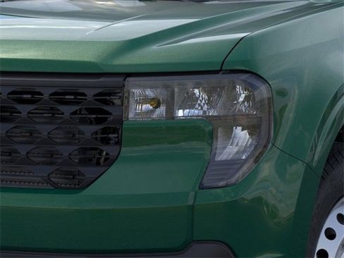 New 2025 Ford Maverick XL w/ Equipment Group 102A image 19