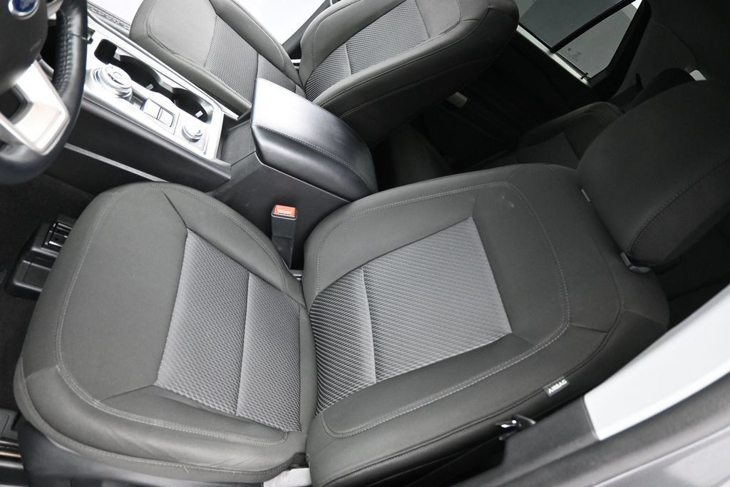 Used 2023 Ford Explorer XLT AWD/4WD image 11