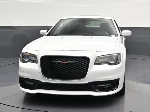 Used 2023 Chrysler 300 S w/ Comfort Group RWD image 6