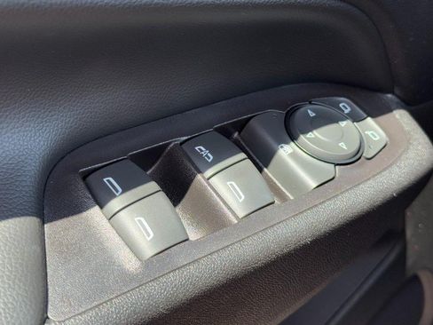 Used 2019 Chevrolet Equinox LT FWD image 20