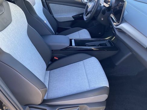 New 2026 Volkswagen ID.4 Pro RWD image 8
