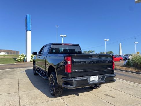 Used 2024 Chevrolet Silverado 1500 Custom Trail Boss AWD/4WD image 9
