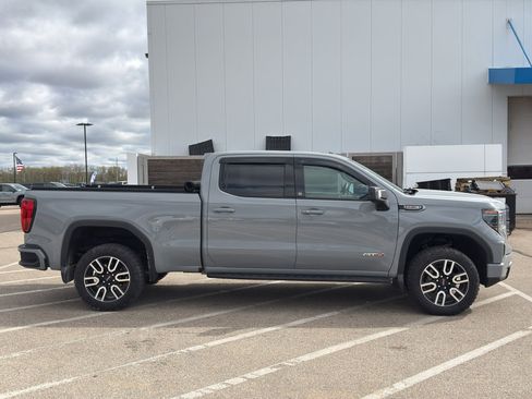 Used 2025 GMC Sierra 1500 AT4 w/ AT4 Premium Package AWD/4WD image 7