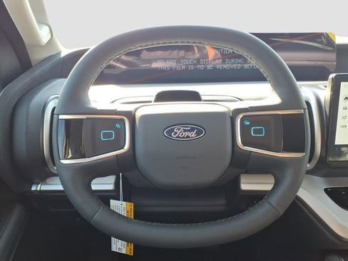 New 2026 Ford Expedition Active image 18