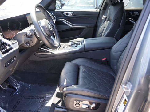 Used 2024 BMW X7 xDrive40i w/ M Sport Package AWD/4WD image 15