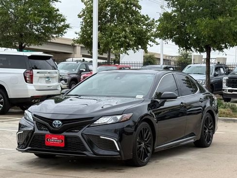 Used 2022 Toyota Camry XSE w/ Cold Weather Package FWD image 8