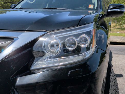 Used 2019 Lexus GX 460 Premium AWD/4WD image 3