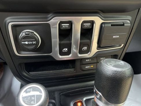 Used 2018 Jeep Wrangler Sport AWD/4WD image 27