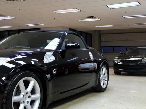 Used 2004 Nissan 350Z Touring image 14