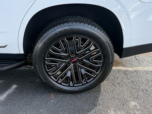 New 2026 GMC Yukon Elevation image 10