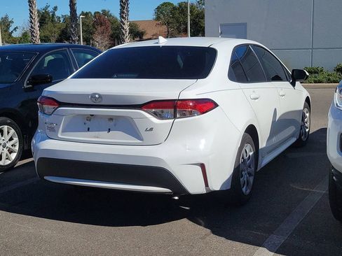 Certified 2022 Toyota Corolla LE image 4