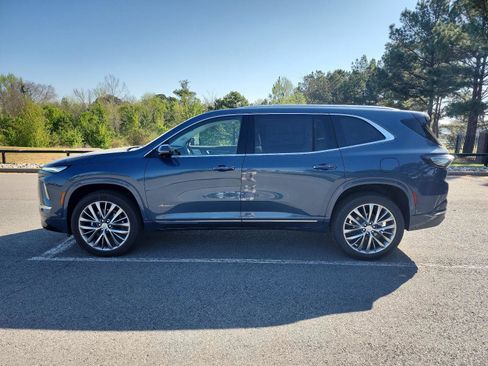 New 2026 Buick Enclave Avenir w/ Super Cruise Package image 2