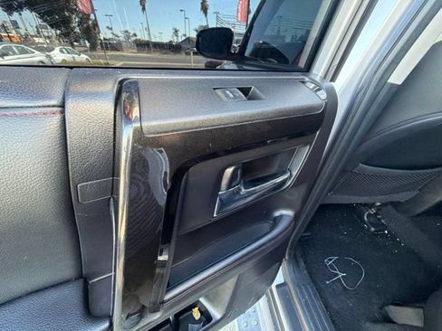 Used 2020 Toyota 4Runner TRD Off-Road Premium AWD/4WD image 21