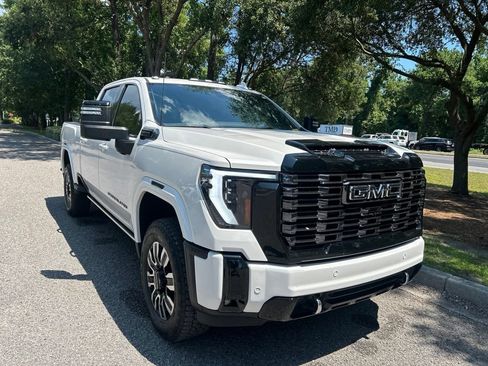 Used 2024 GMC Sierra 2500 Denali w/ Denali Reserve Package AWD/4WD image 4