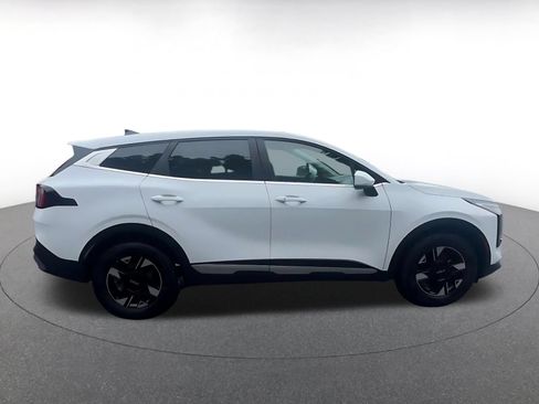 Used 2026 Kia Sportage LX AWD/4WD image 16