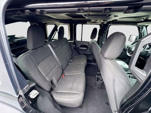 Used 2022 Jeep Wrangler Unlimited Sport AWD/4WD image 32