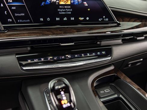 Used 2023 Cadillac Escalade Sport Platinum w/ LPO, ONYX Package image 31