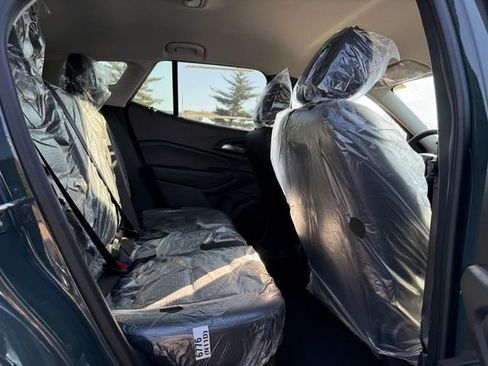 Used 2025 Chevrolet Trax LT w/ Driver Confidence Package image 11