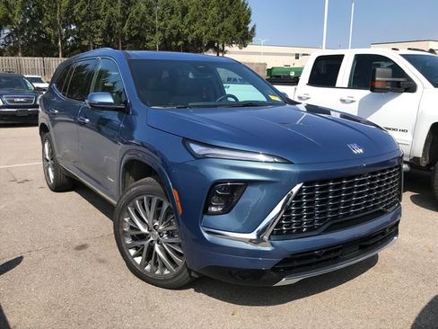 Used 2025 Buick Enclave Avenir w/ LPO, Floor Liner Package image 11