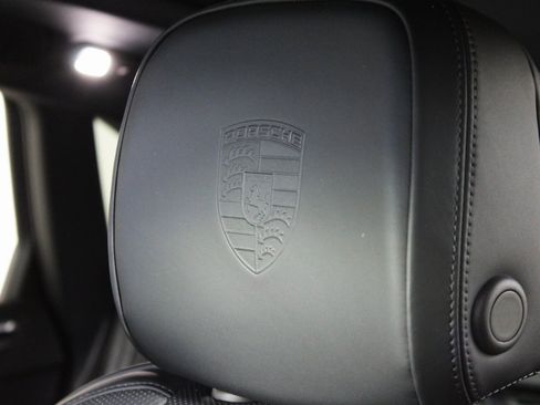 Used 2025 Porsche Macan image 19