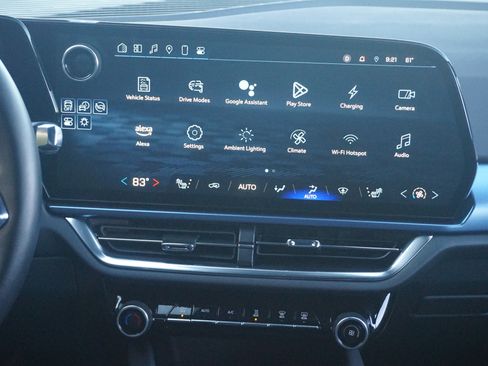 Used 2025 Chevrolet Equinox EV LT w/ Convenience Package image 26