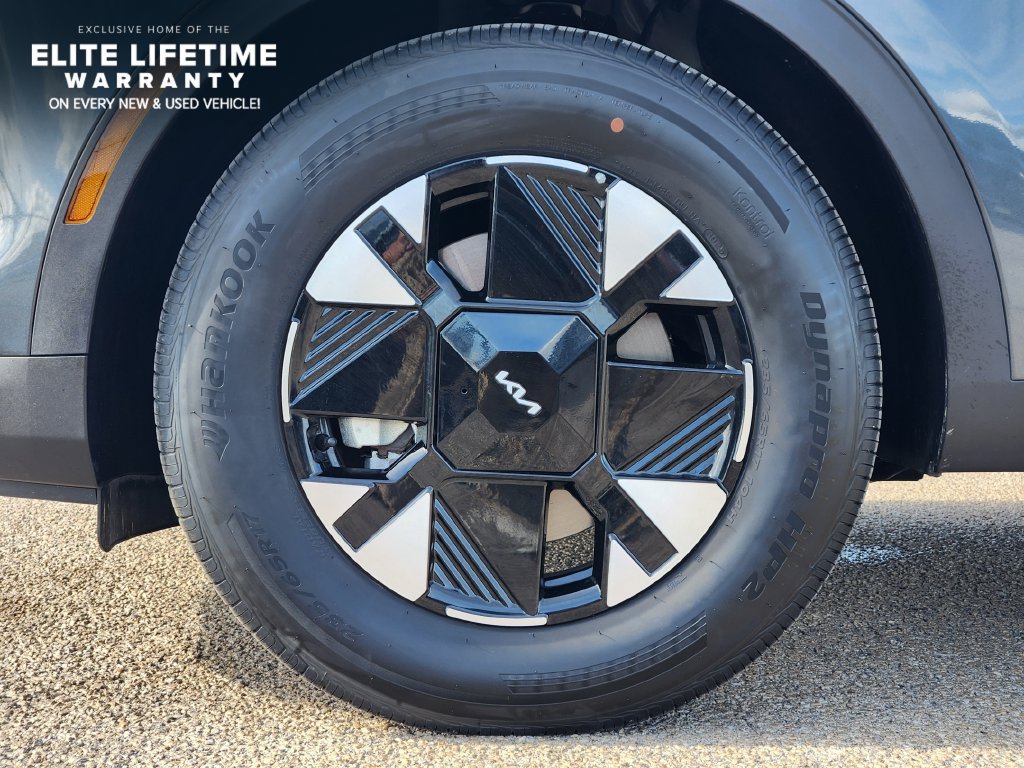 Certified 2026 Kia Sportage LX FWD image 11