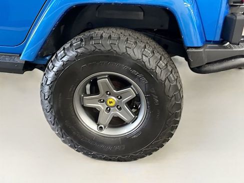 Used 2015 Jeep Wrangler Unlimited Rubicon w/ Connectivity Group image 30