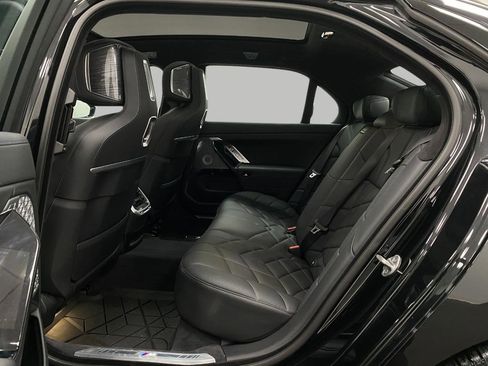 Certified 2023 BMW 760i xDrive w/ Executive Package image 30