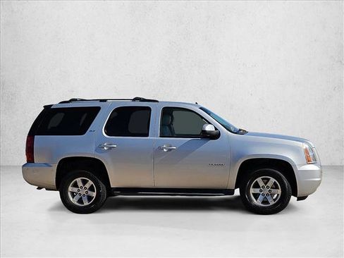 Used 2011 GMC Yukon SLT w/ SLT-2 Equipment Package AWD/4WD image 10