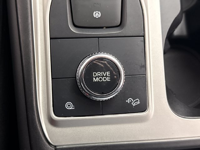Used 2023 Ford Explorer XLT AWD/4WD image 41