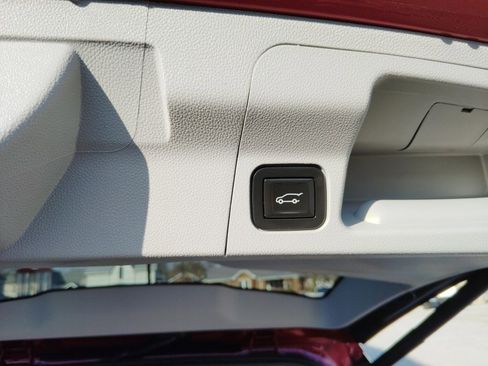 Used 2019 GMC Acadia SLE image 30