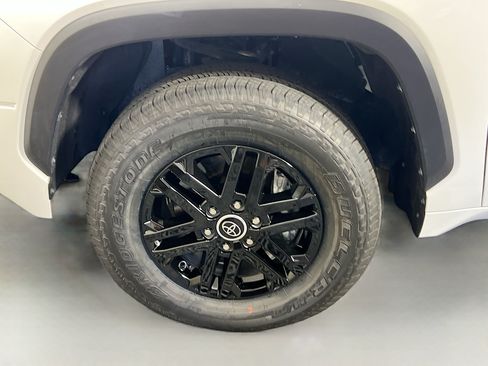 Used 2024 Toyota Tundra SR5 w/ SR5 Premium Package RWD image 13