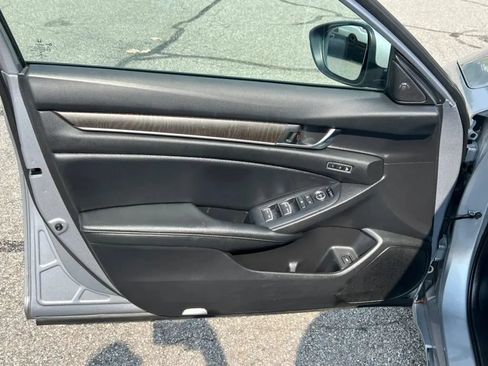 Used 2022 Honda Accord Touring image 27