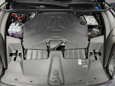 Certified 2026 Porsche Cayenne AWD/4WD image 11