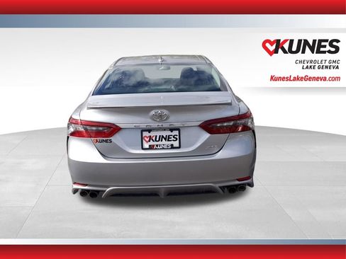 Used 2022 Toyota Camry XSE FWD image 8