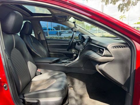 Used 2022 Toyota Camry SE w/ Convenience Package FWD image 14