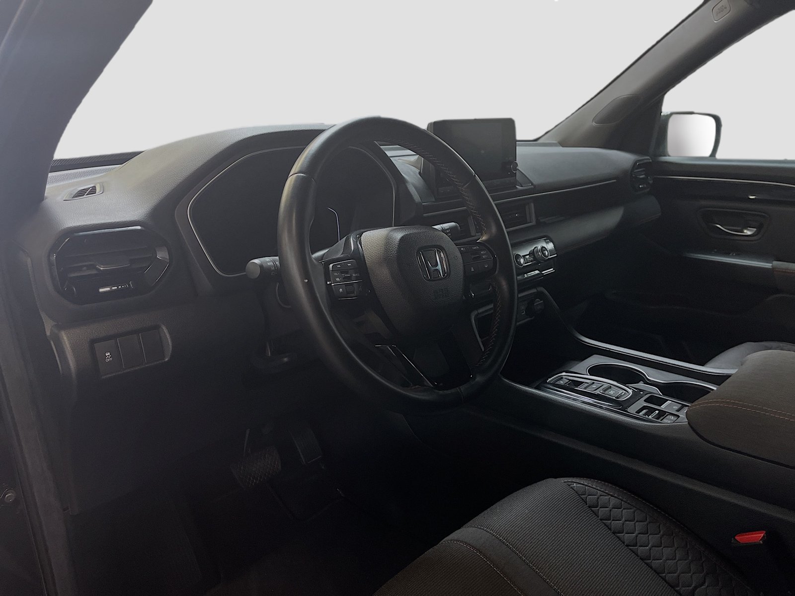 Used 2025 Honda Pilot Sport image 9
