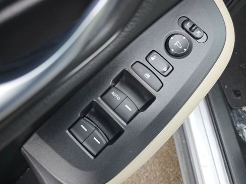 Used 2023 Honda HR-V LX image 12