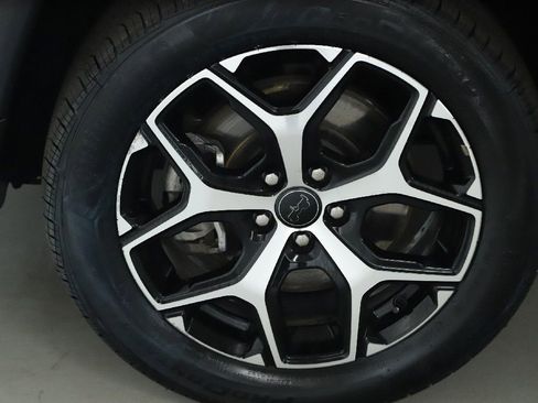 Used 2025 Jeep Compass Limited AWD/4WD image 37