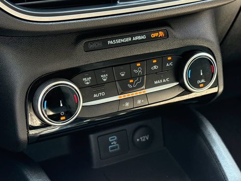 Used 2022 Ford Escape SE w/ Convenience Package FWD image 25