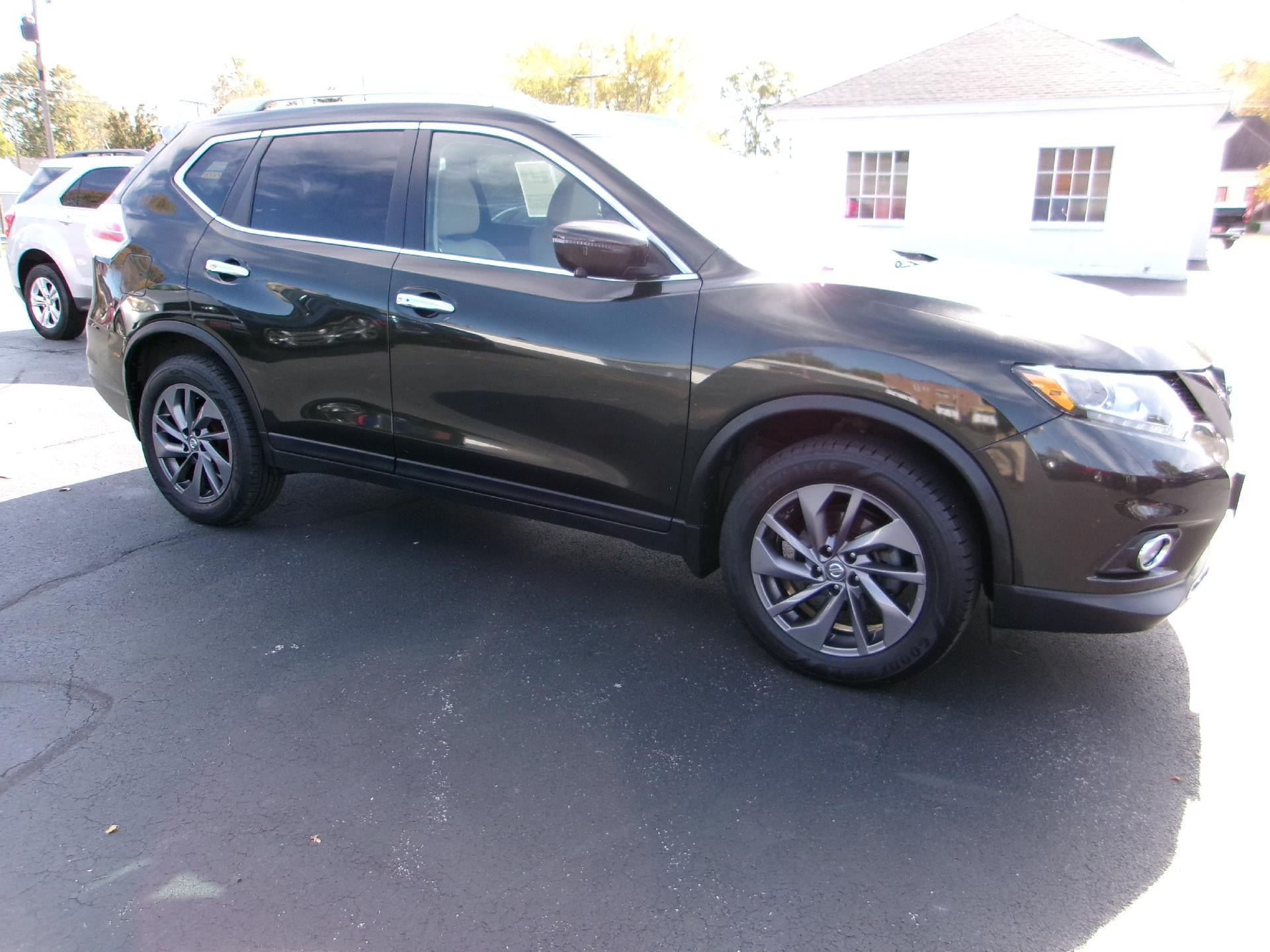 Used 2016 Nissan Rogue SL w/ SL Premium Package AWD/4WD image 4