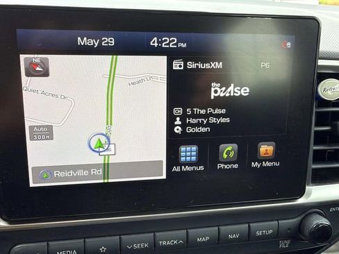 Used 2020 Hyundai Venue FWD image 18