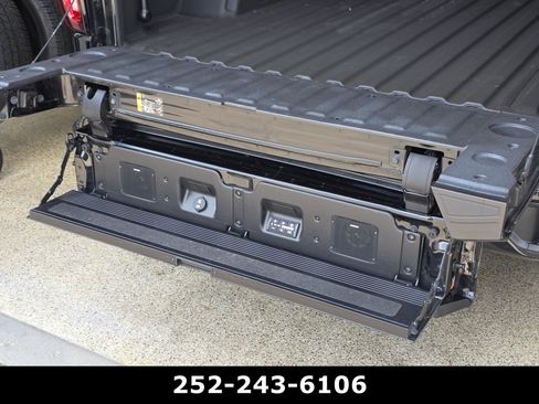 Used 2023 GMC Sierra 1500 AT4X AWD/4WD image 34