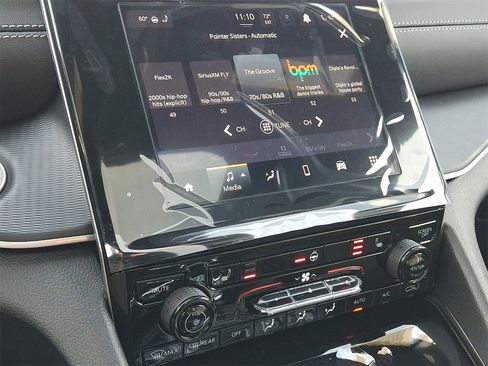 New 2025 Jeep Grand Cherokee Altitude image 10