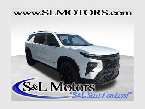 Used 2024 Chevrolet Traverse RS w/ LPO, Floor Liner Package AWD/4WD image 1