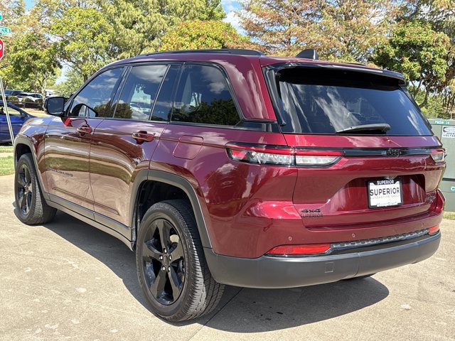 Used 2023 Jeep Grand Cherokee Limited w/ Black Appearance Package AWD/4WD image 9